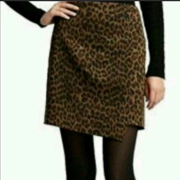 Ann Taylor Dresses & Skirts - NWT Ann Taylor animal print asymmetrical skirt. 8P